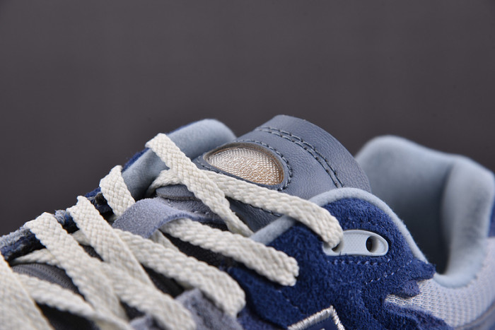 N3W BLANCE SNEAKER