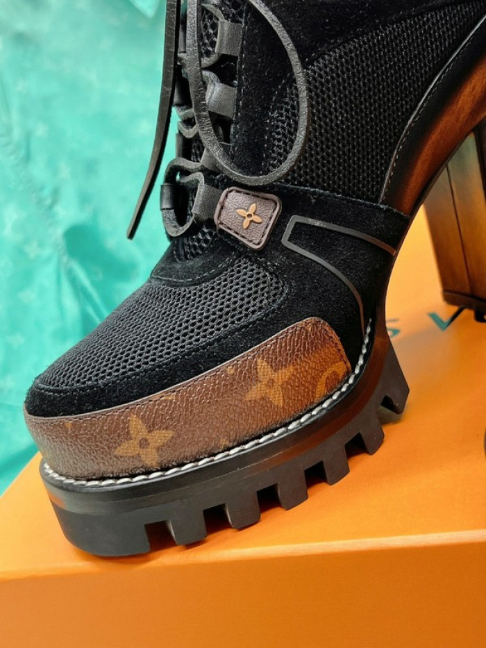 lou1su1tt Boots