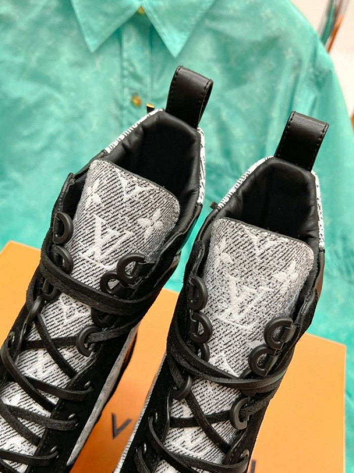 lou1su1tt Boots