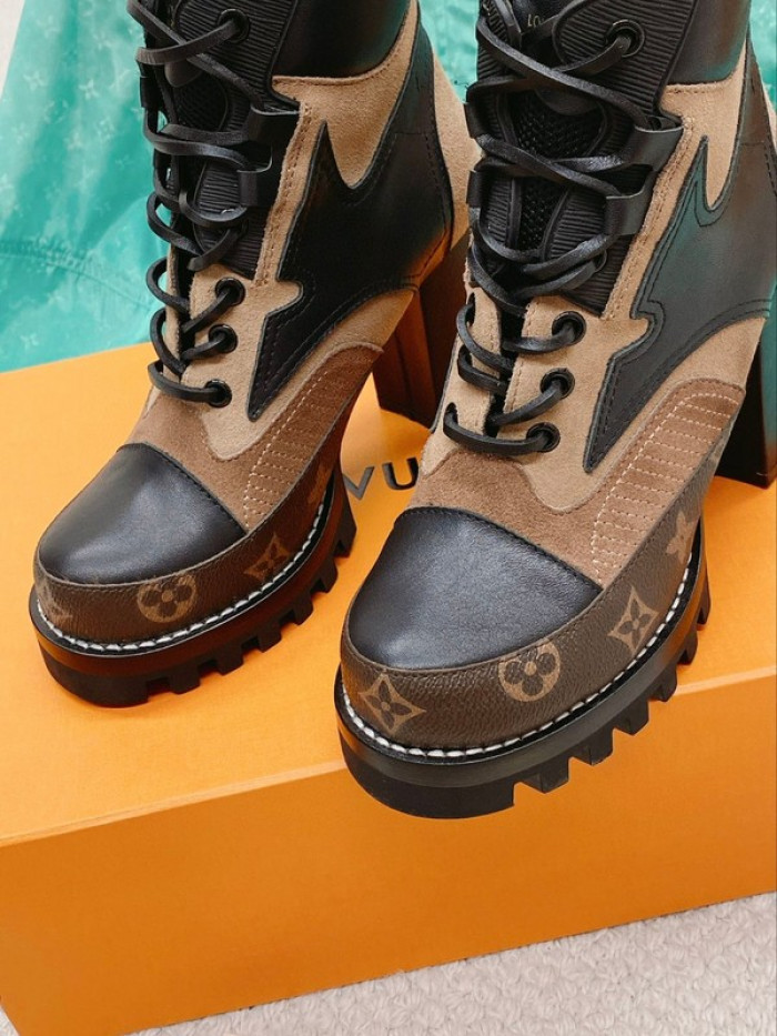 lou1su1tt Boots
