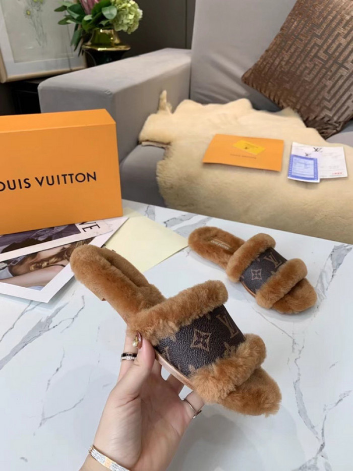 Lou1su1tt slides