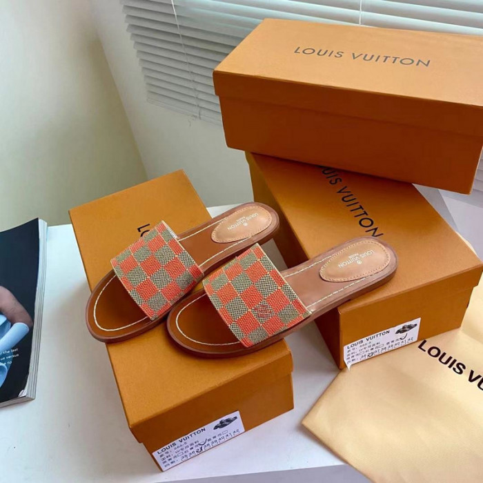 Lou1su1tt slides