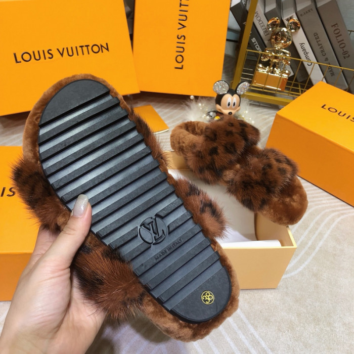 Lou1su1tt slides