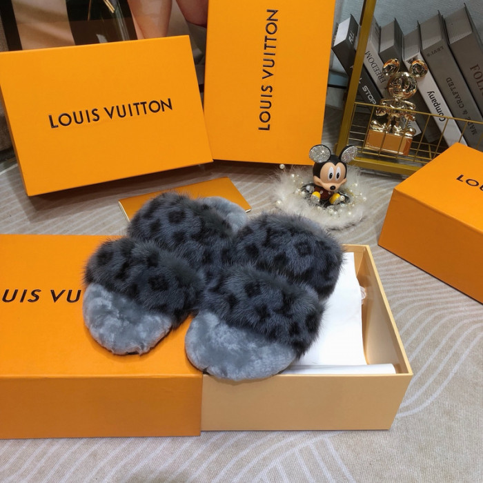 Lou1su1tt slides
