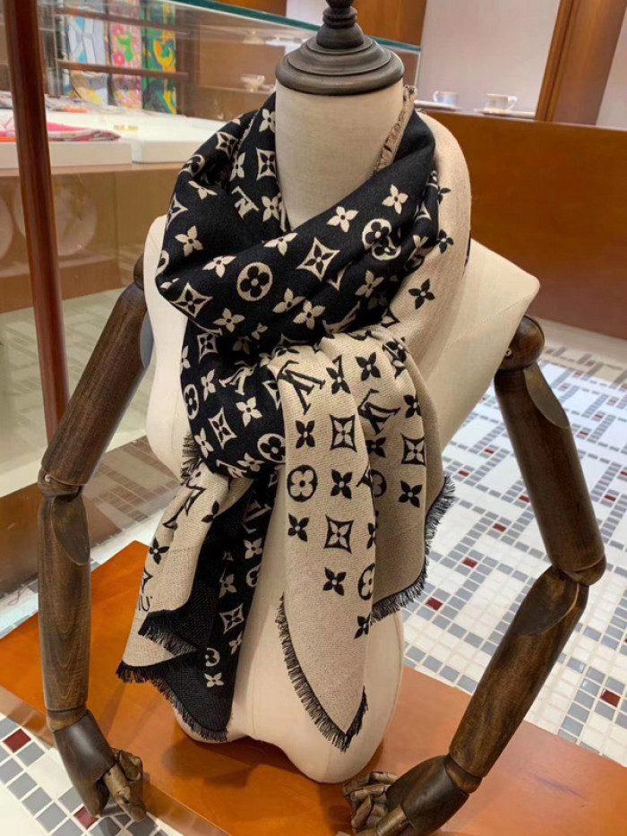 Lou1su1tt SCARF