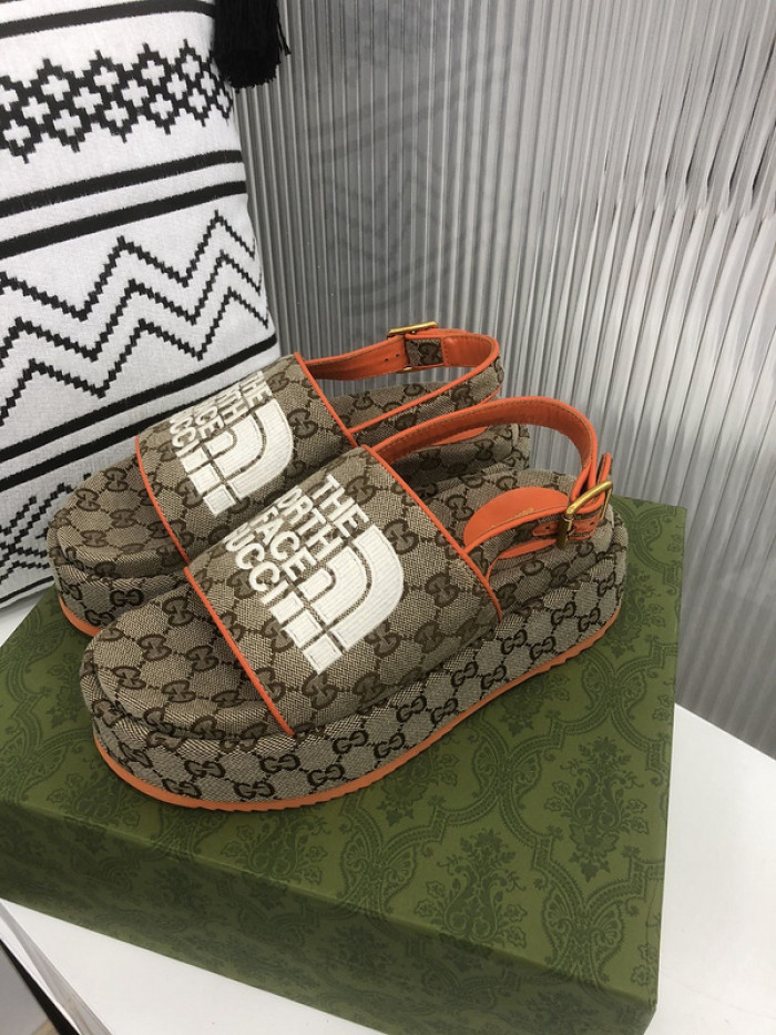 Gu66 SLIPPERS