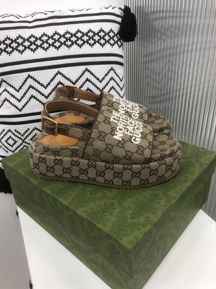 Gu66 SLIPPERS