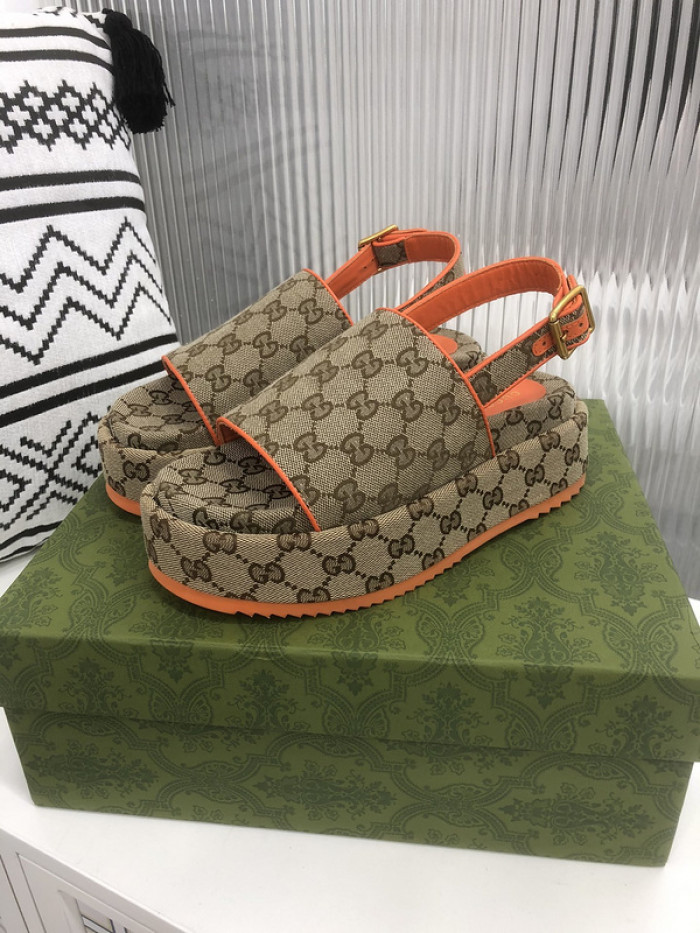 Gu66 SLIPPERS