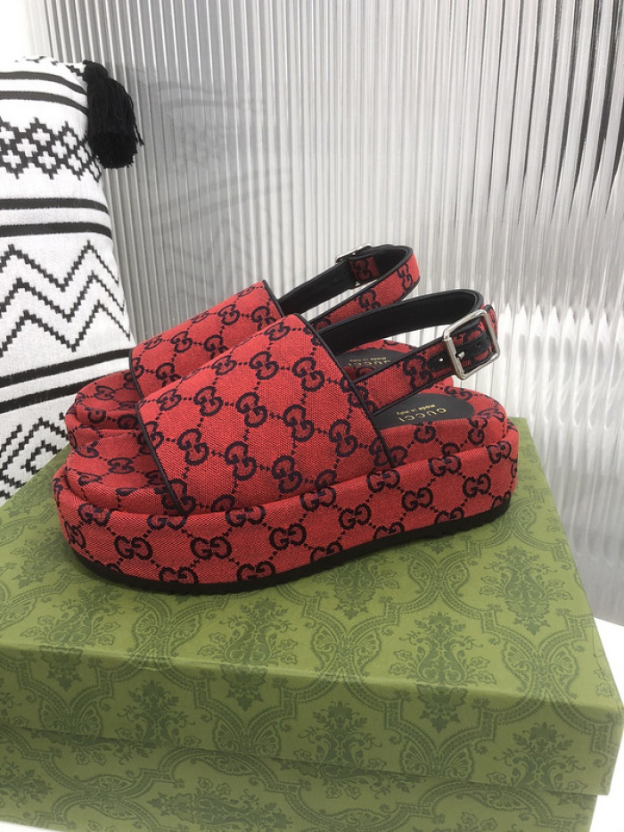 Gu66 SLIPPERS