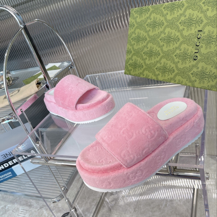 Gu66 SLIPPERS