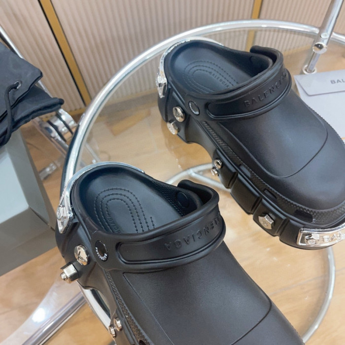 BLCG SLIPPERS