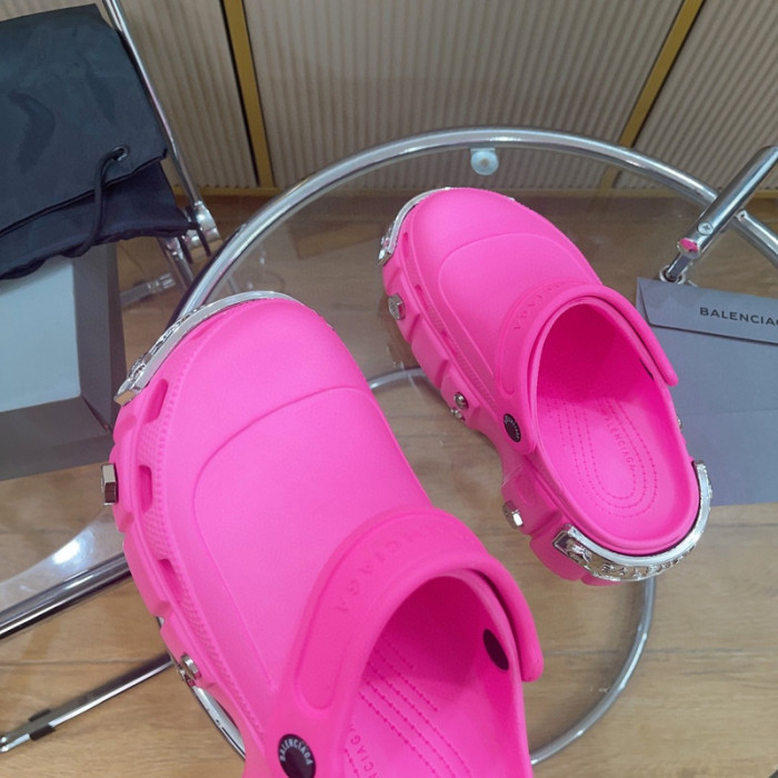 BLCG SLIPPERS