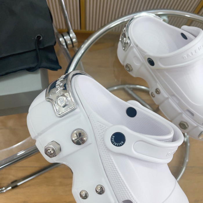 BLCG SLIPPERS