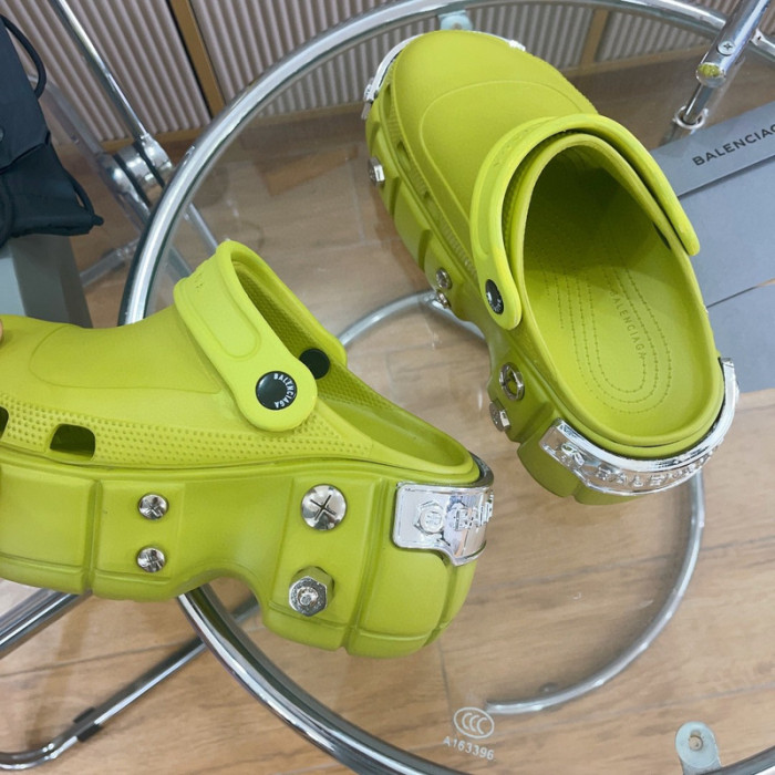 BLCG SLIPPERS