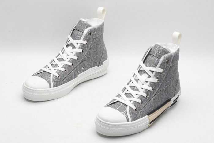 D10R B23 Oblique High Top Sneaker