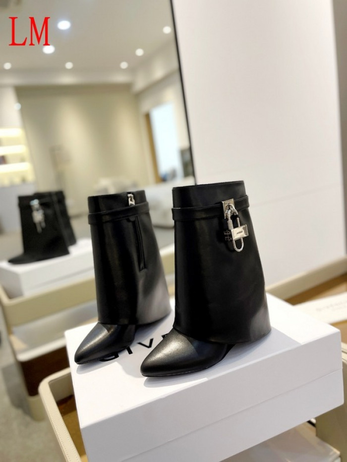 G1VENCHY BOOTS