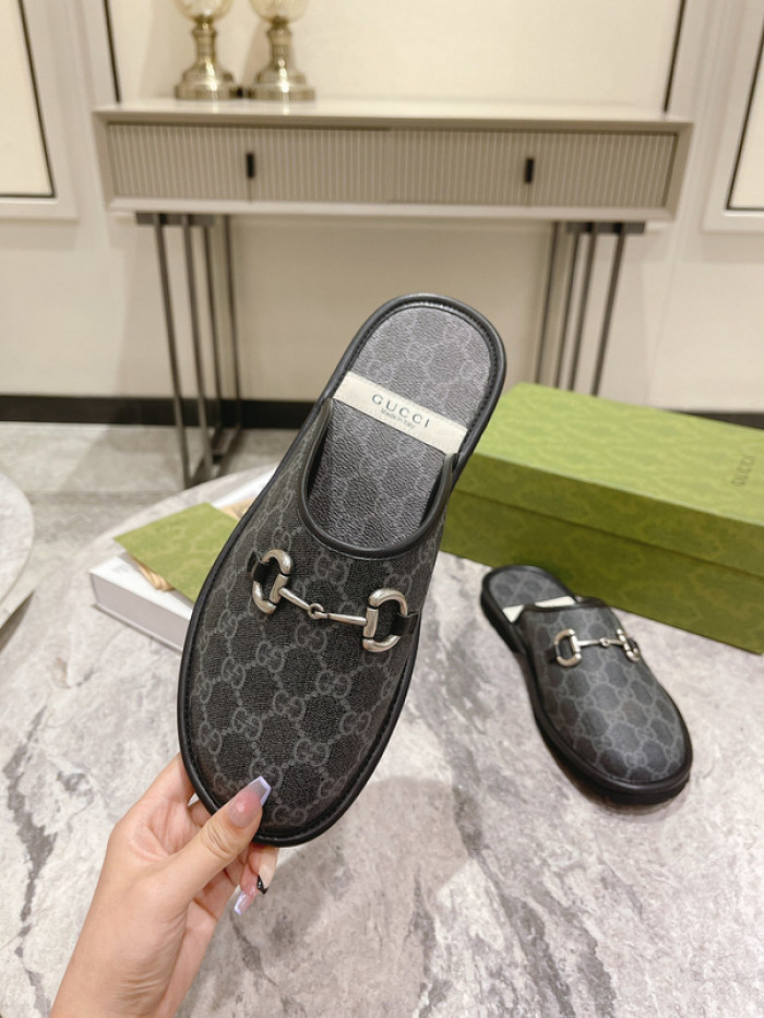 Gu66 SLIPPERS