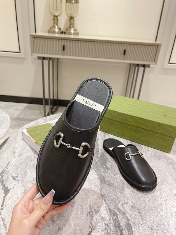 Gu66 SLIPPERS