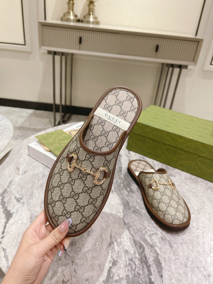Gu66 SLIPPERS