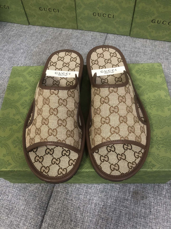 Gu66 SLIPPERS
