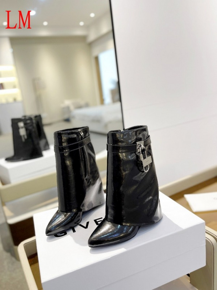 G1VENCHY BOOTS