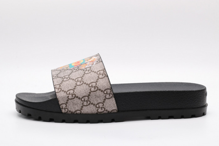 Gu66 SLIPPERS