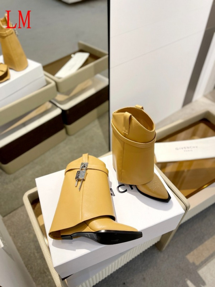G1VENCHY BOOTS