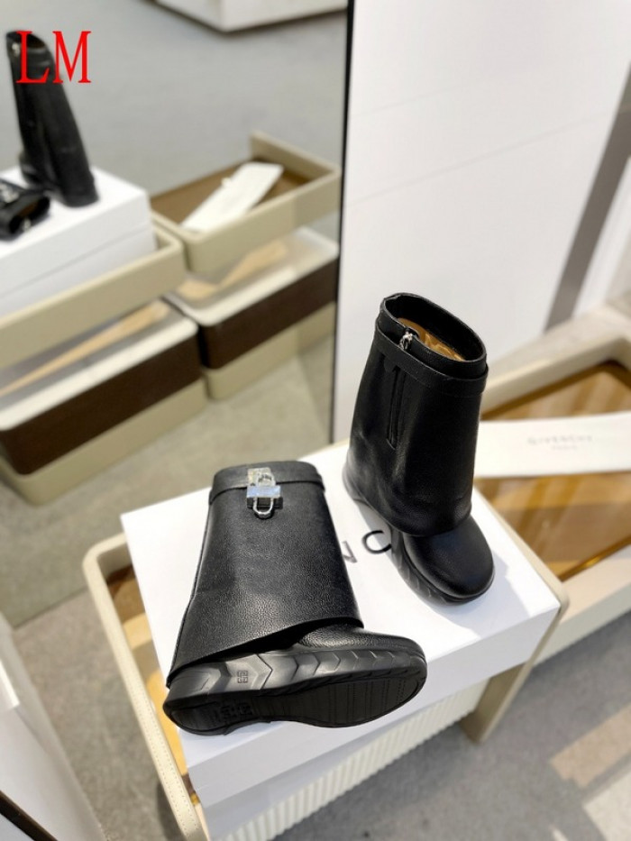 G1VENCHY BOOTS