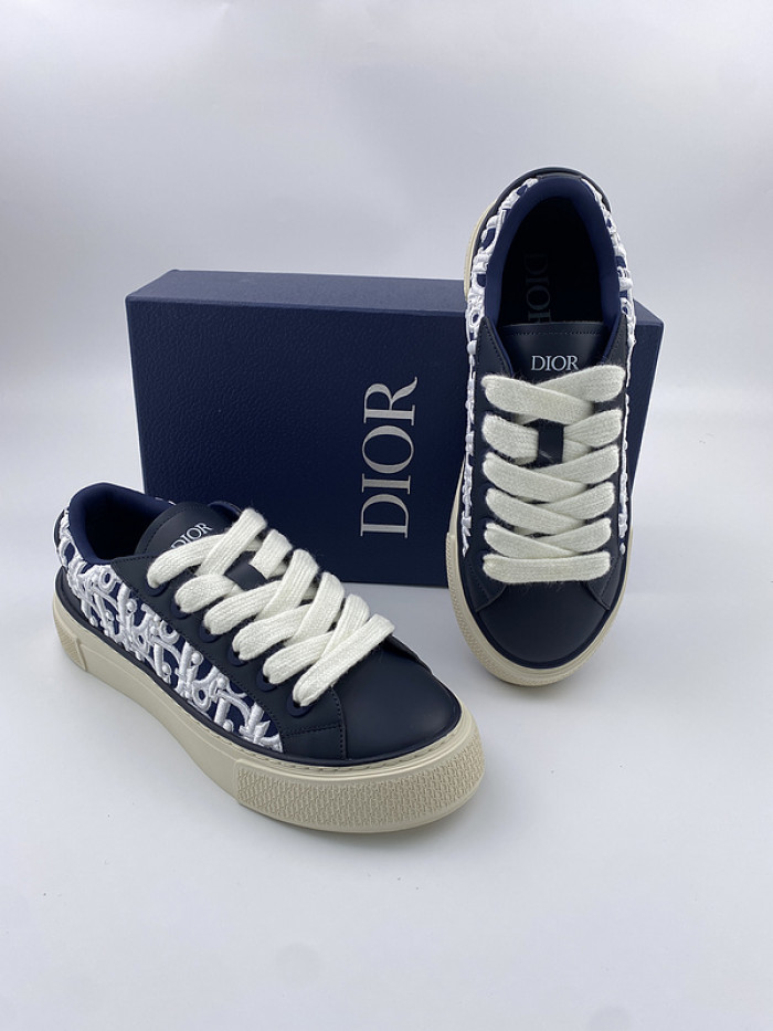 D10R B33 Sneaker