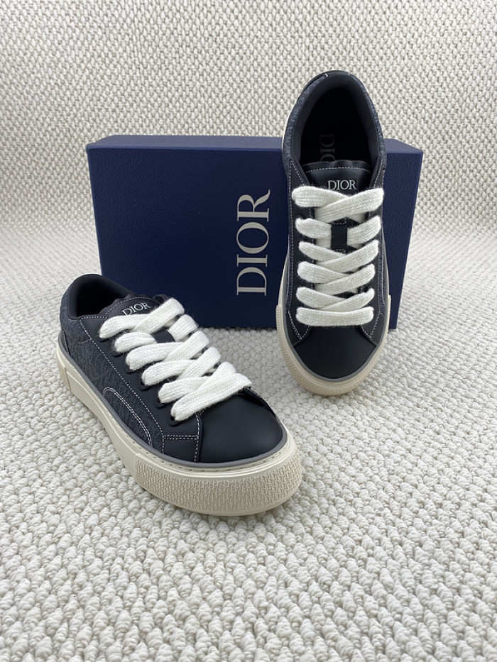D10R B33 Sneaker