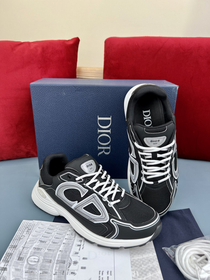 D10R B30 SNEAKER