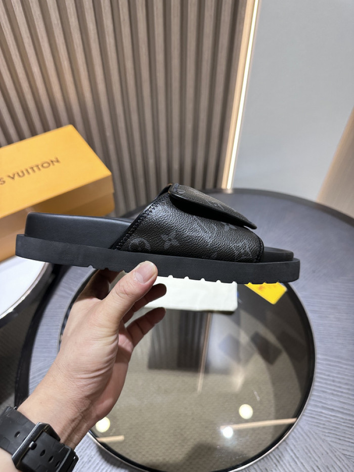Lou1su1tt slides