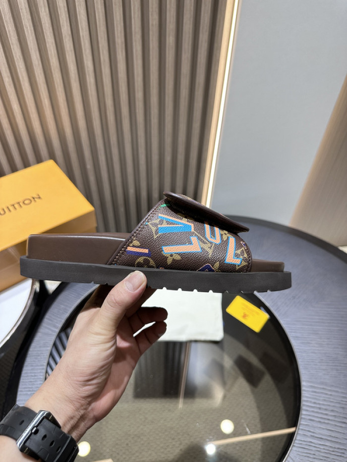 Lou1su1tt slides