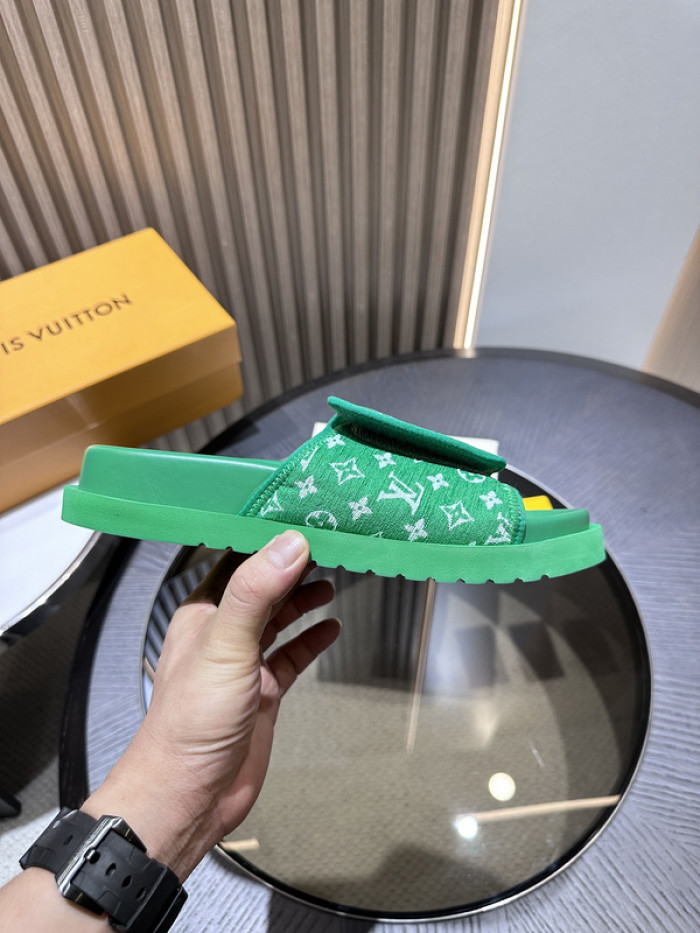 Lou1su1tt slides