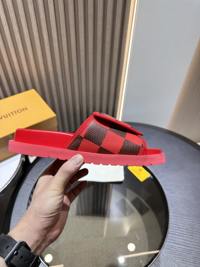 Lou1su1tt slides