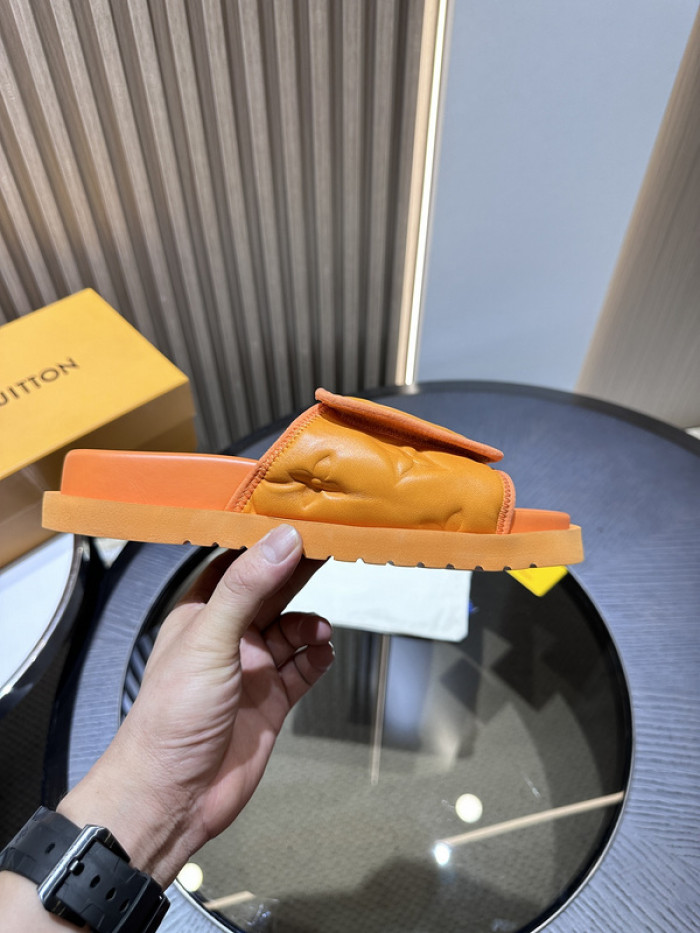 Lou1su1tt slides
