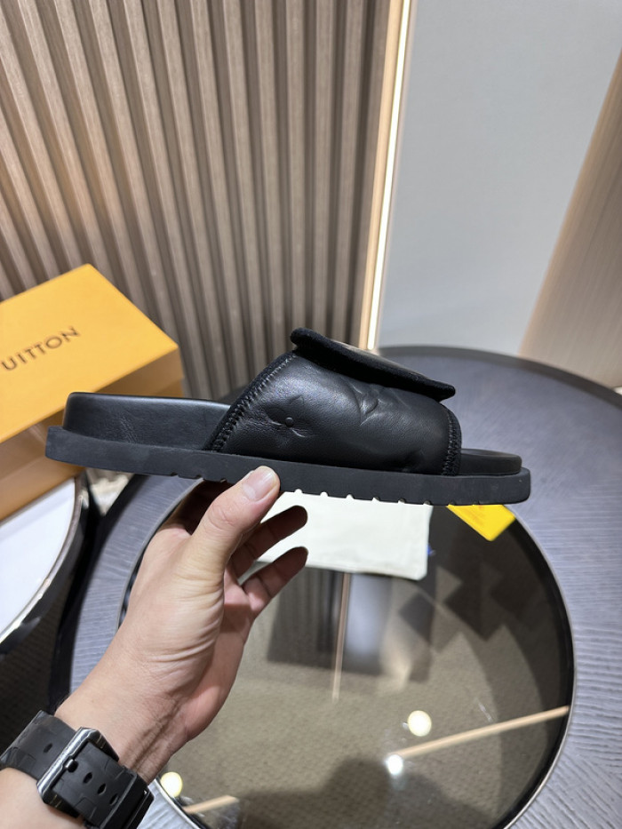 Lou1su1tt slides