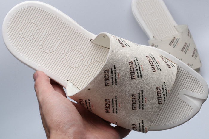 Gu66 SLIPPERS