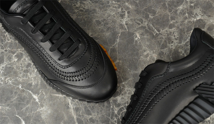 H**me5 Sneaker