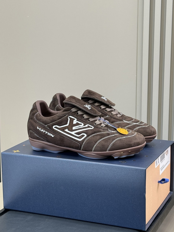 Lou1su1tt Footprint Soccer Brown