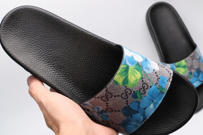 Gu66 SLIPPERS