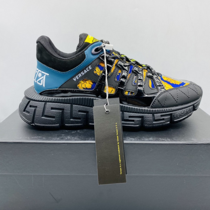 VERS SNEAKERS
