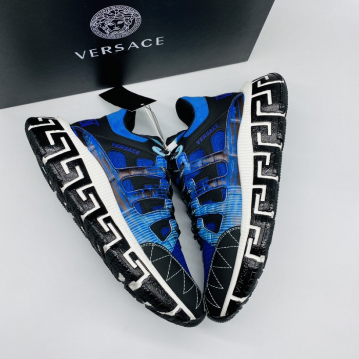 VERS SNEAKERS