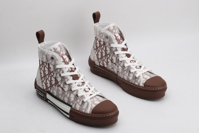 D10R B23 Oblique High Top Sneaker