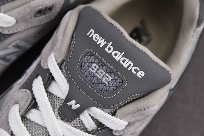 N3W BLANCE SNEAKER