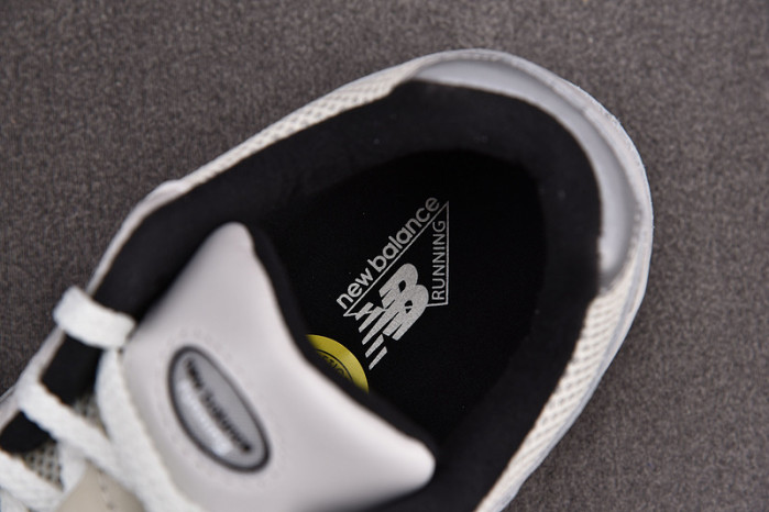 N3W BLANCE SNEAKER