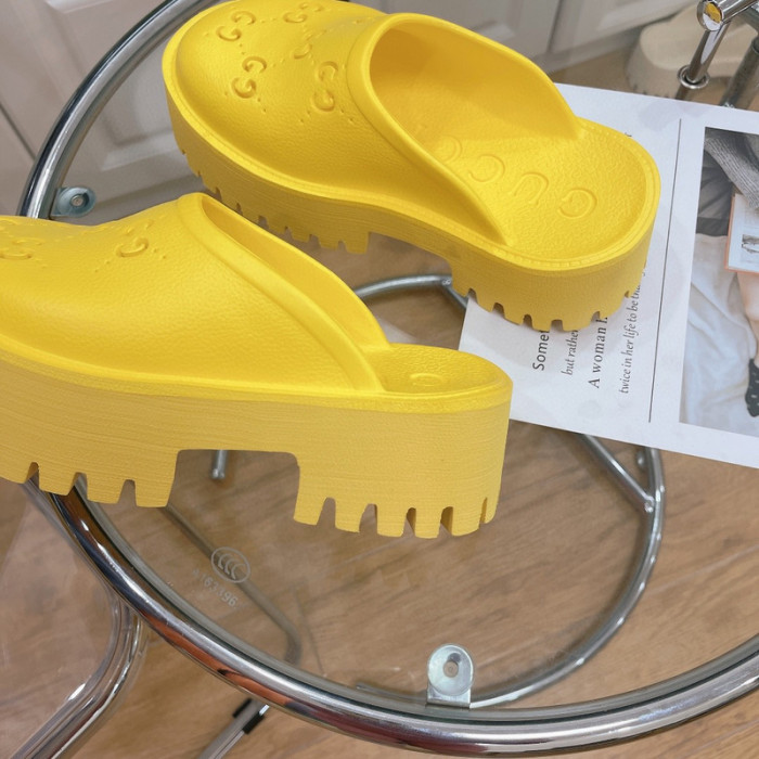 Gu66 SLIPPERS