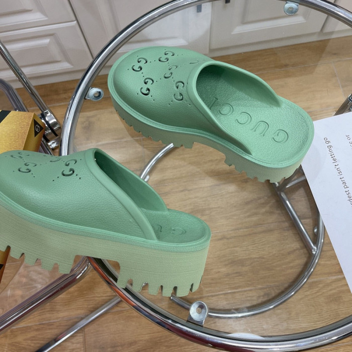 Gu66 SLIPPERS