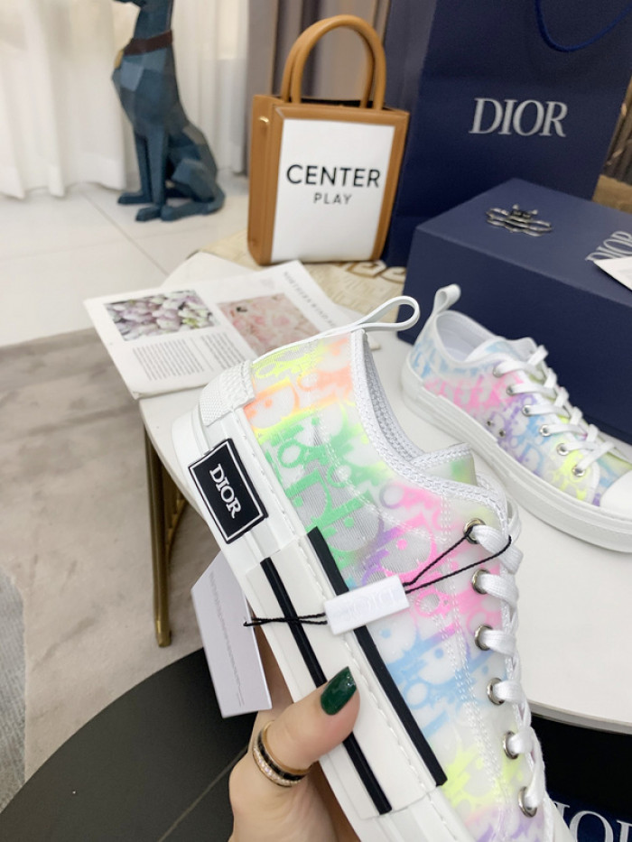 D10R B23 Oblique Low Top Sneaker