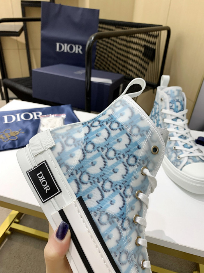 D10R B23 Oblique High Top Sneaker